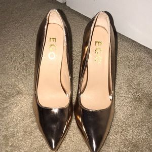 Metallic pumps